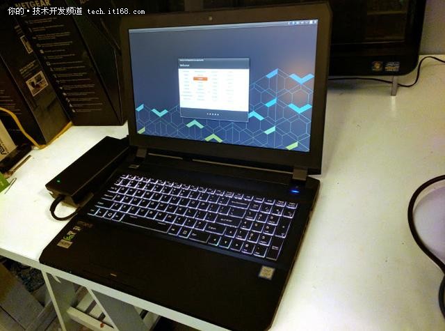 酷！原來Linux程序員都用這樣的電腦！